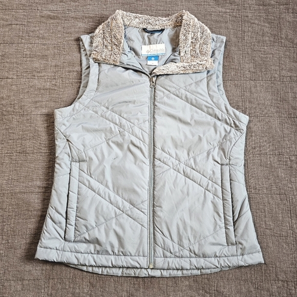 Columbia | Quilted Gray Lightweight Vest With Faux Fur Collar - Picture 1 of 8
